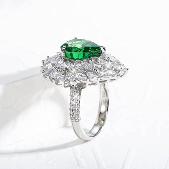 NEW Sparkling Bling Cubic Zirconia Emerald Pear Shape May Birthstone Rin… - Picture 3 of 4